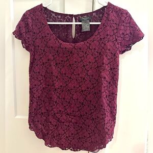 Talula Aritzia Purple Lace Short Sleeve Scoop Neck T-shirt Top Size XXS Women’s